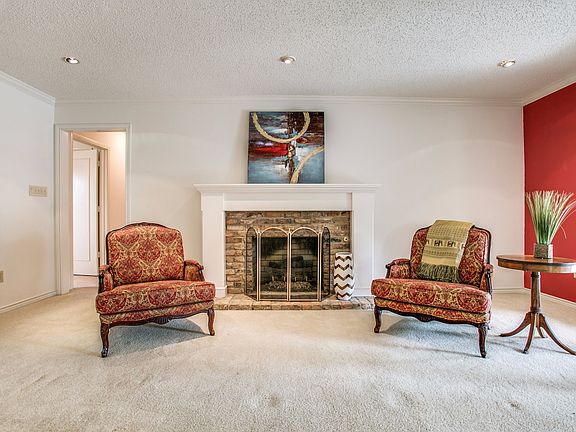 3rd image of 5 Bryn Mawr Cir