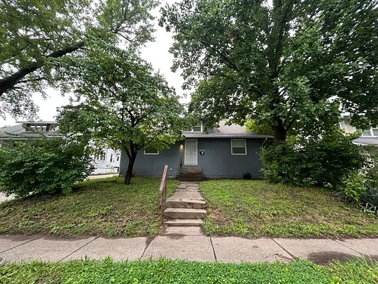 1706 S Arlington Ave — Photo 1
