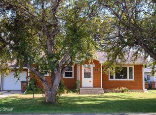 422 2nd St, Thompson, ND 58278