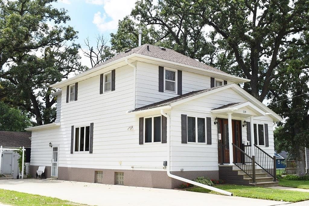 514 1st St SW, Oelwein, IA 50662 Zillow