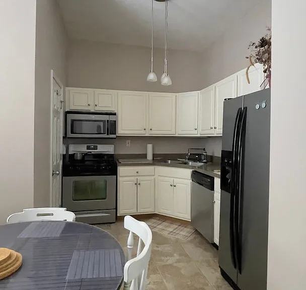 136 N 6th St #7 — Photo 17