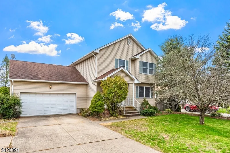 1313 Dukes Pkwy E photo 1