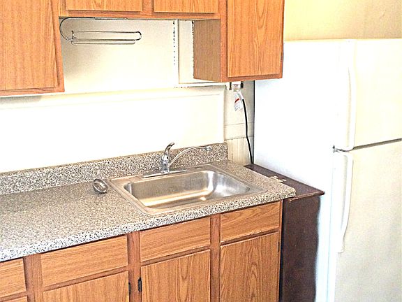 3rd image of 1651 Market St APT 314
