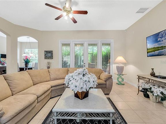 4th image of 604 Johns Landing Way