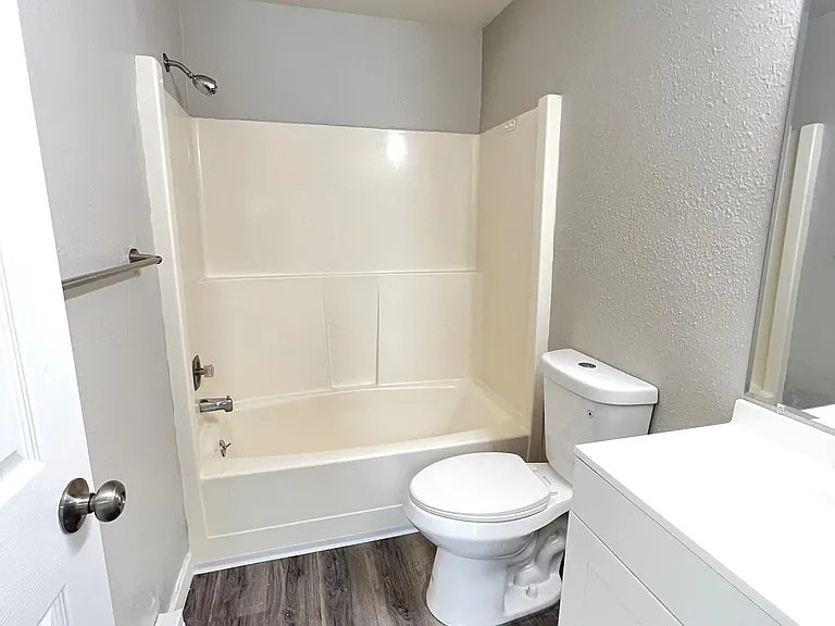 2440 62nd Ave E #B — Photo 8