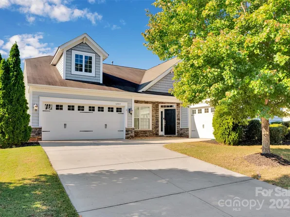 14909 Brannock Hills Dr, Charlotte, NC 28278