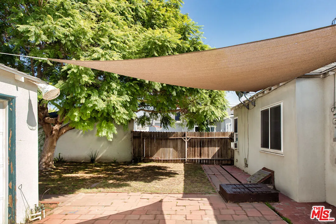 3 bed, 1.0 bath, 1226 sqft, $3,995 — Photo 2