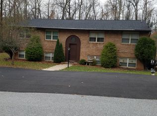 115 Hilldale Rd APT A, Etters, PA 17319