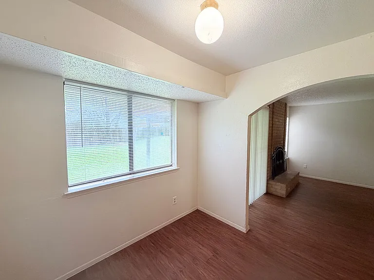10904 Meadgreen Ct — Photo 16