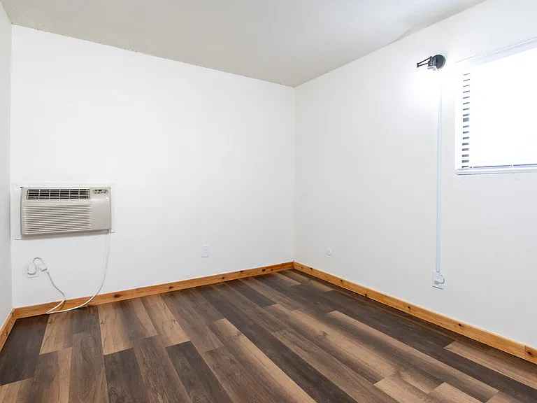 338 N Lorraine Ave — Photo 6