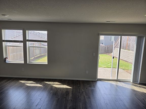 5th image of 1214 NW Larson Dr