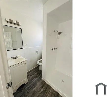 1737 E 108th St #1 — Photo 7