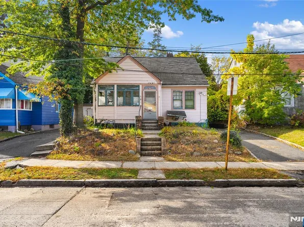 15 Victor Pl, Irvington, NJ 07111