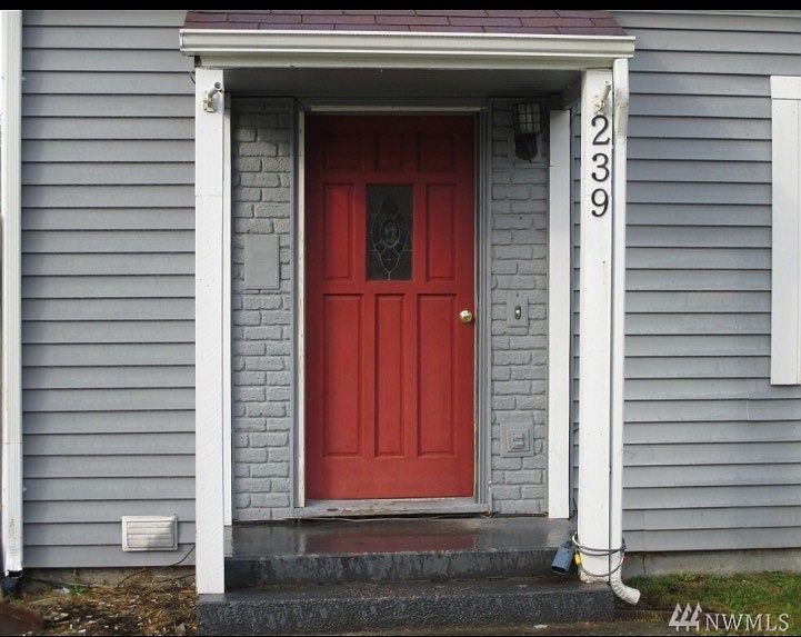 1st image of 239 E Tanglewood Ave
