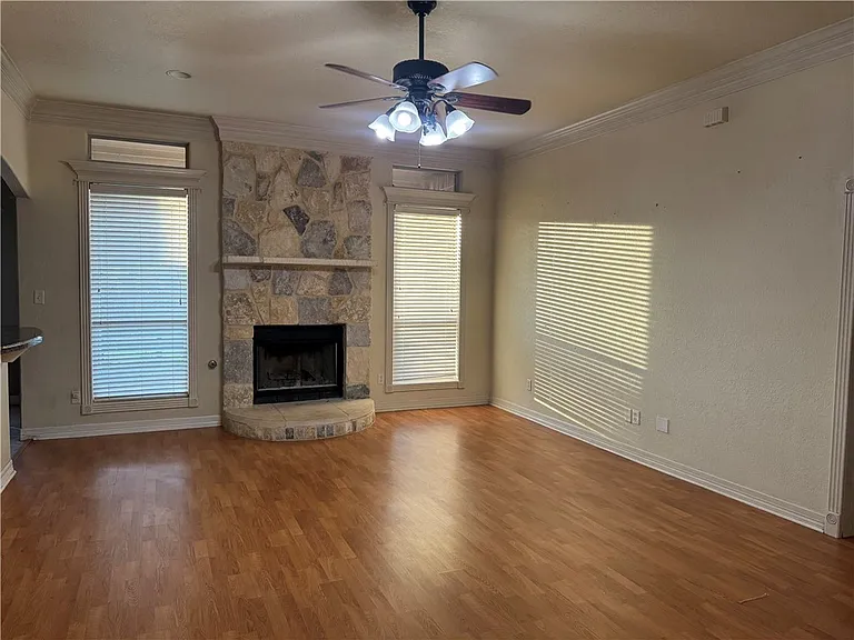 2703 Colony Glen Dr — Photo 4