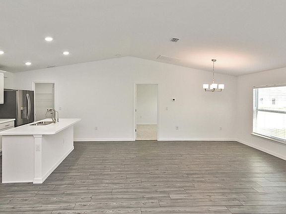 5th image of 2801 NE 6th Ave