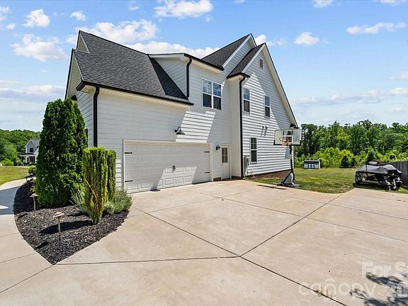 4th image of 7105 Rae Farms Way