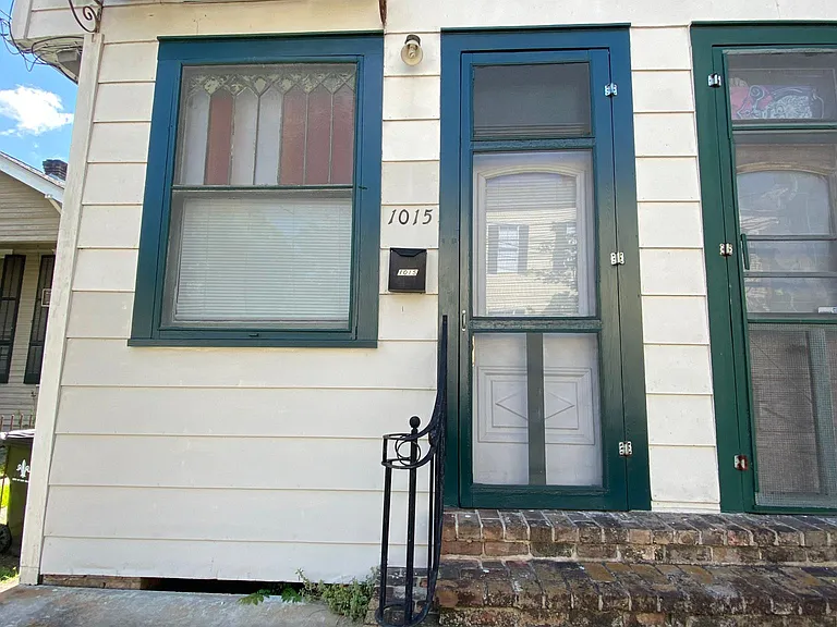 1015 Leontine St — Photo 12