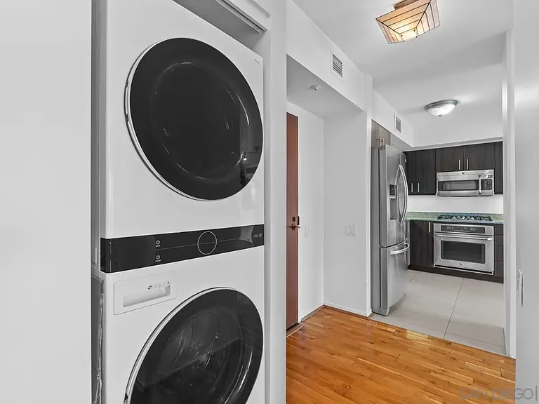 500 W Harbor Dr #504 — Photo 35