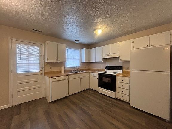 4th image of 967 Odom Dr