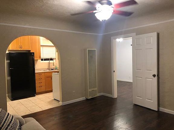2nd image of 1417 Cota Ave APT B