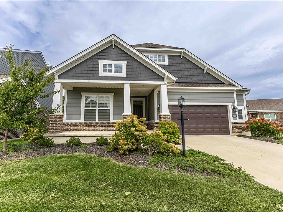 1st image of 498 Carleton Dr