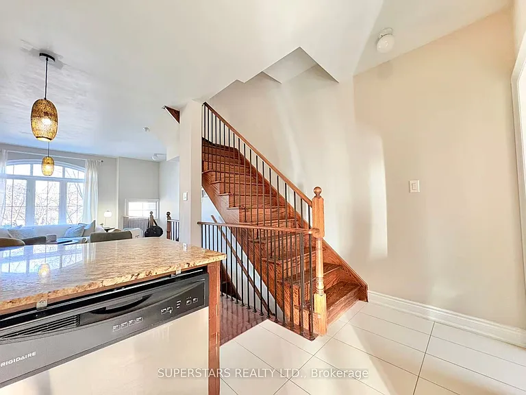 137A Finch Ave E — Photo 10