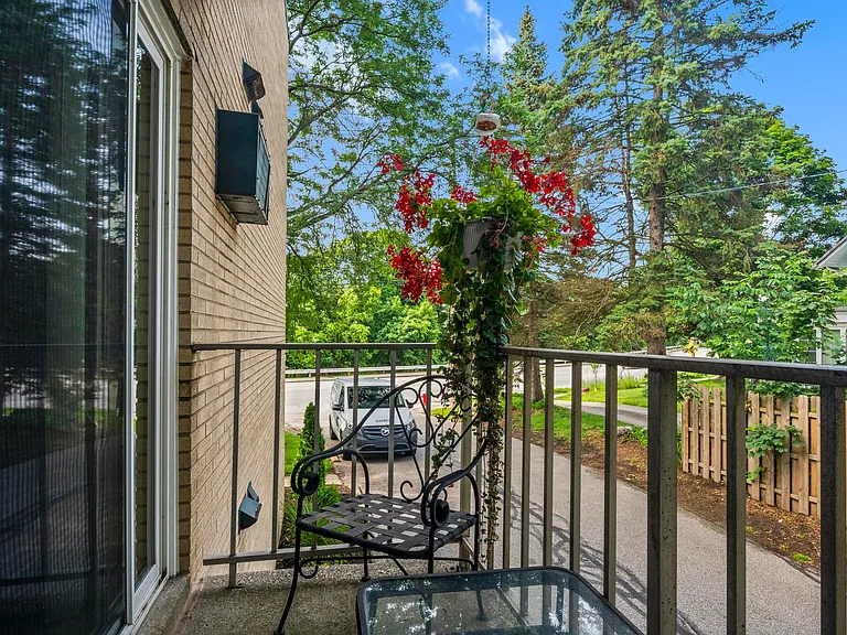 Parkview Manor — Photo 9