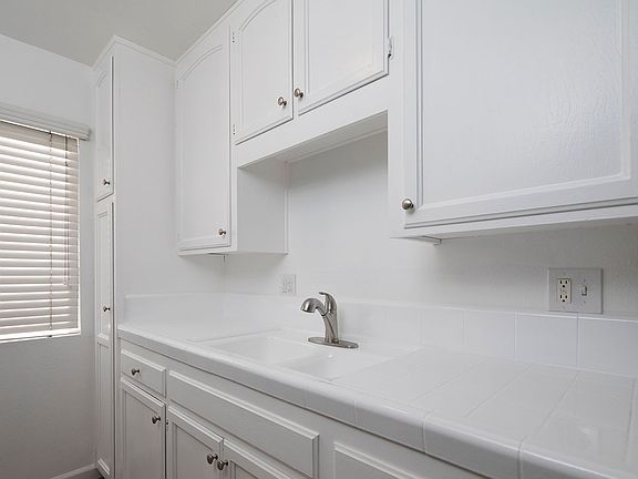 4th image of 4346 Kansas St APT 3