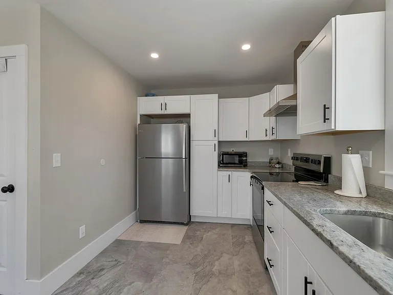 16 Chestnut St — Photo 5