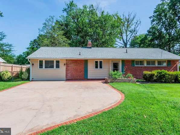 7414 Gresham St, Springfield, VA 22151