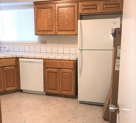 4th image of 3856 Moorpark Ave #1