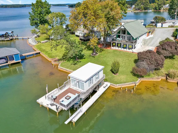 337 Emerald Point, Penhook, VA 24137