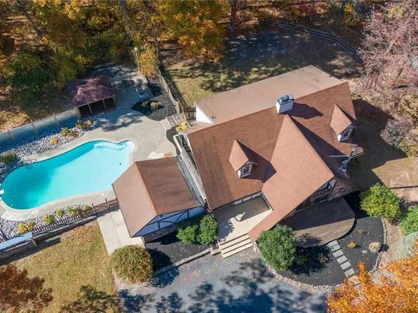 2300 Chestnut Rd, Coopersburg, PA 18036