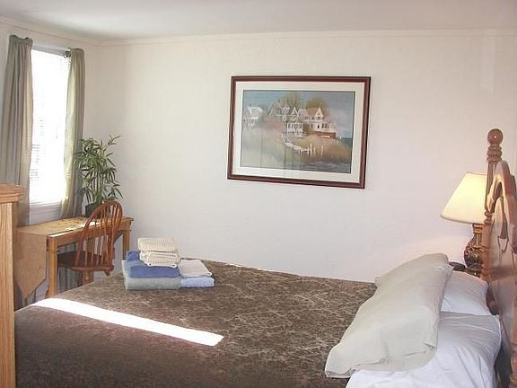 4th image of 15 Cottage St #6