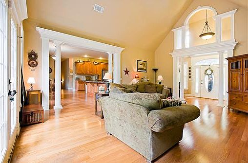 4th image of 113 Woodside Ln