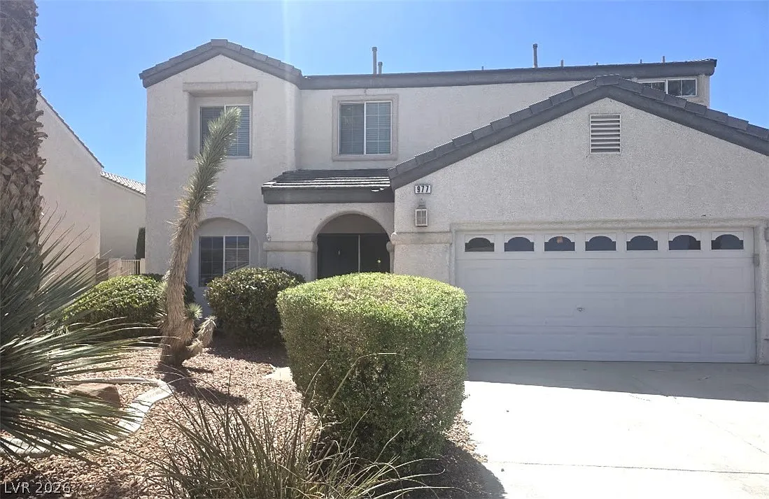 5 bed, 2.5 bath, 2529 sqft, $3,250 — Photo 2
