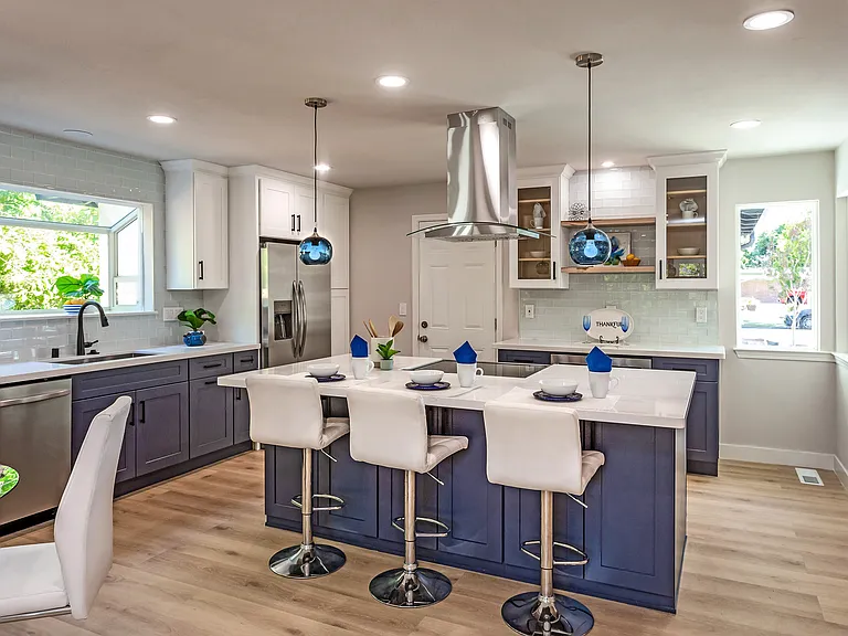1185 W Latimer Ave — Photo 5