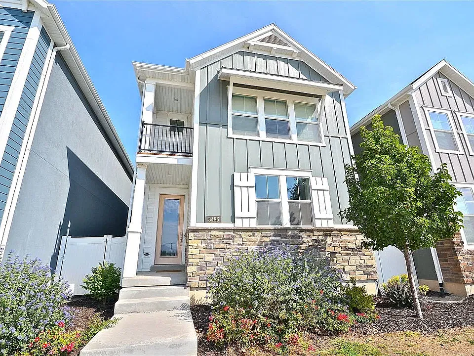 3486 W Waterbury Dr