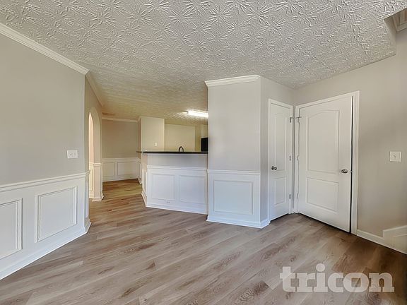 4th image of 7637 Garnet Dr