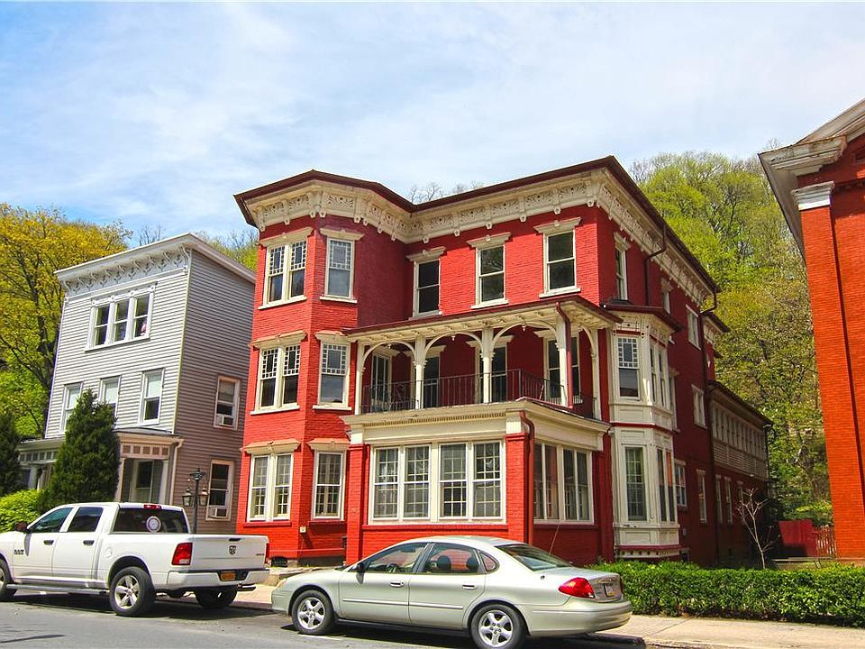 1st image of 24 W Broadway