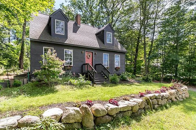 4 Hillrise Ln — Photo 2