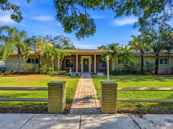 8495 SW 160th St, Palmetto Bay, FL 33157