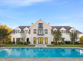 300 Murray Pl, Southampton, NY 11968