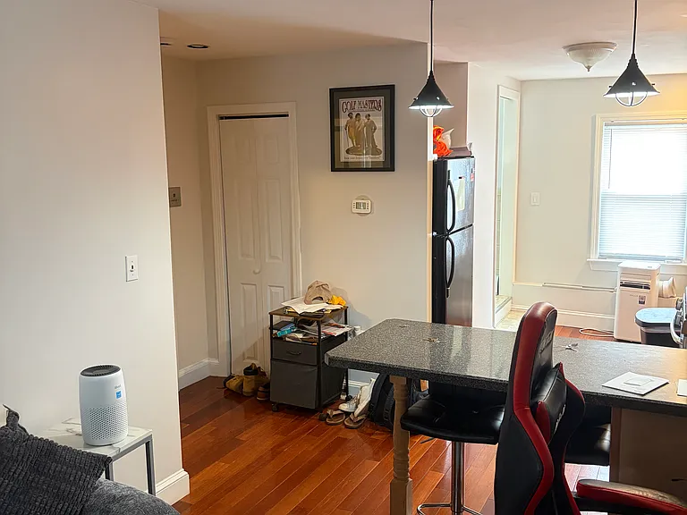 613 E 2nd St #2 — Photo 1