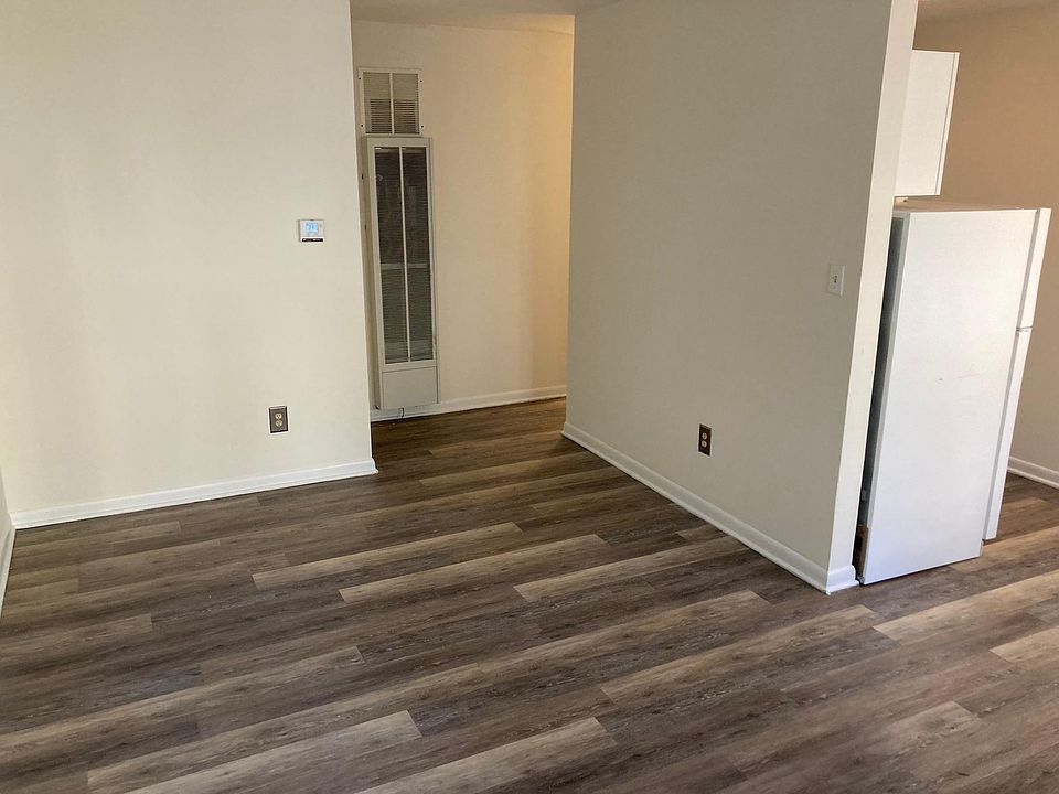 1st image of 3061 Indianola Ave #D