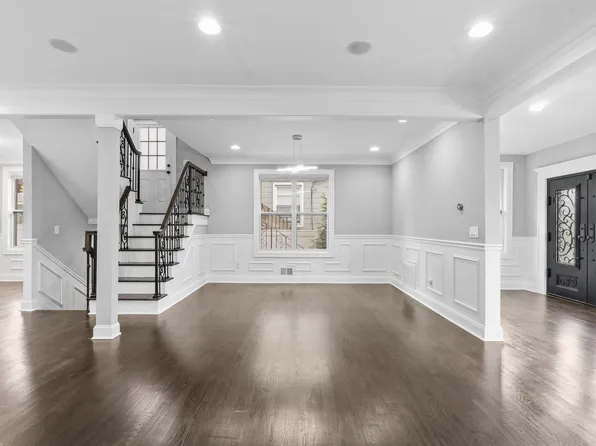 54 Lawton Avenue image 25 of 26