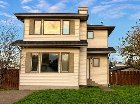 16 E Wood Dr, Whitecourt, AB T7S 1R1
