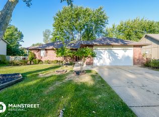 208 N Huntsman Blvd, Raymore, MO 64083