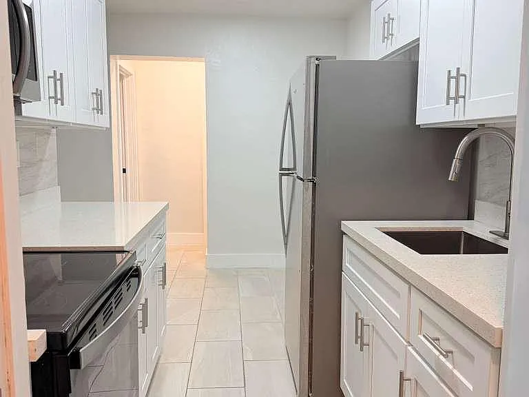 310 NE 78th St #3 — Photo 2